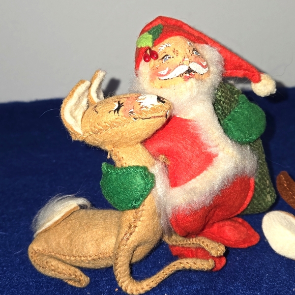 Annalee Vintage 1981 Santa With Reindeer and Reindeer Tree Ornament - Picture 2 of 7